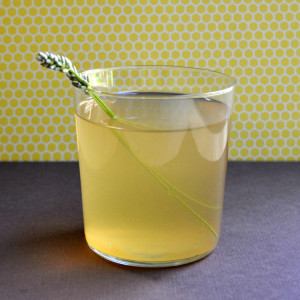 Lemon-Chamomile-Hair-Color
