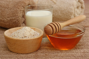 Oatmeal-Honey-Face-Scrub